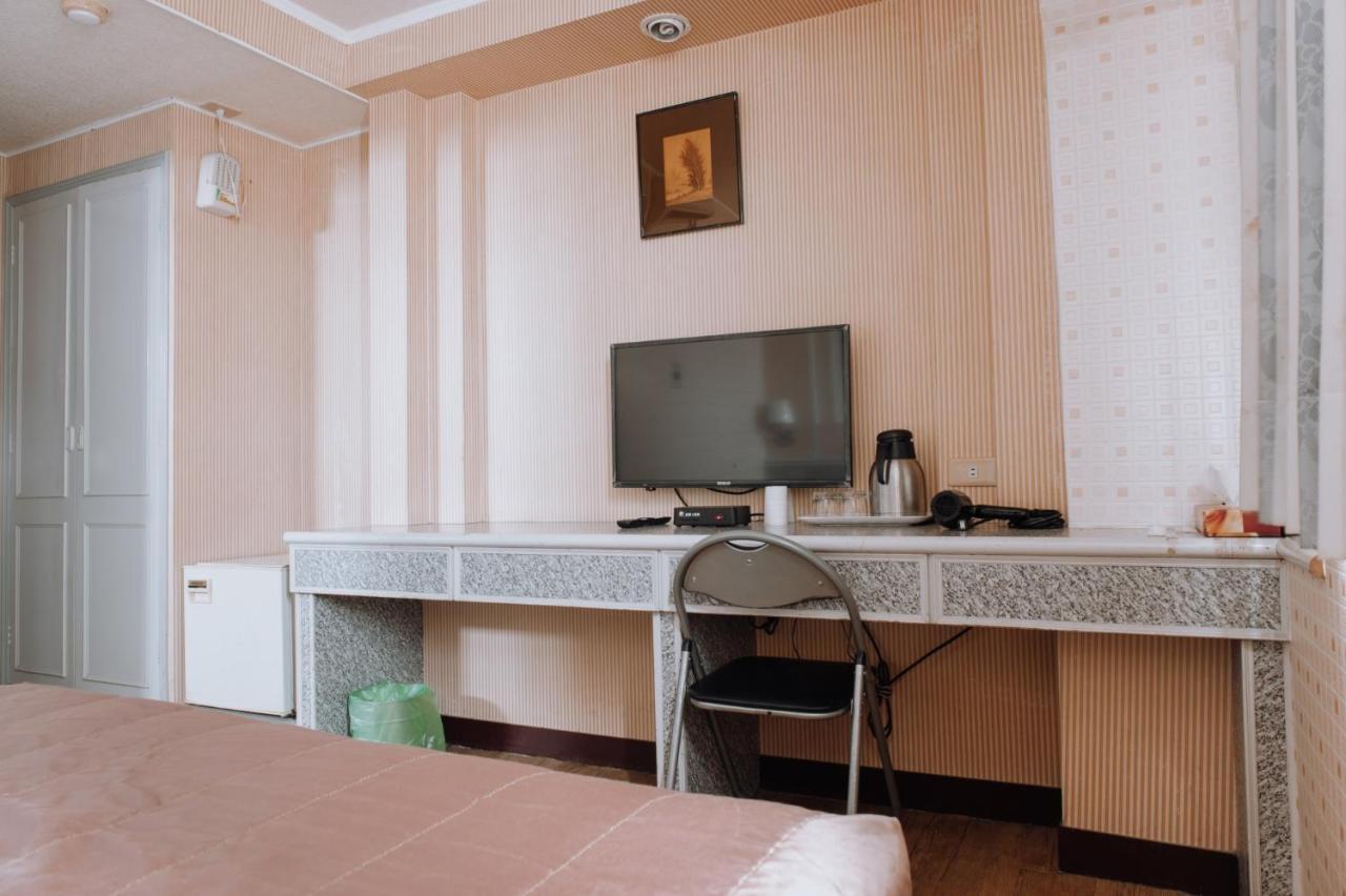 Tong Hsin Hotel Pingtung Екстериор снимка