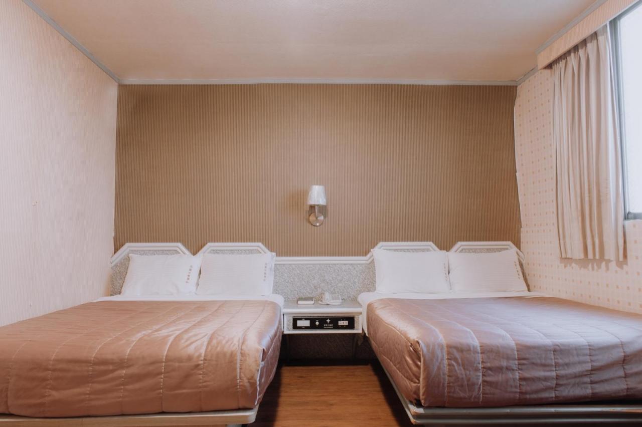 Tong Hsin Hotel Pingtung Екстериор снимка